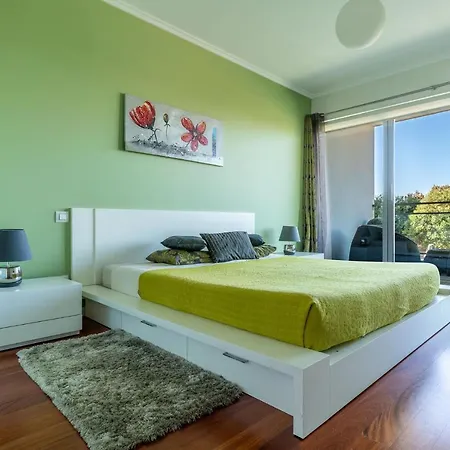 Monumental With Pool By Hr Madeira