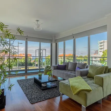 Monumental With Pool By Hr Madeira