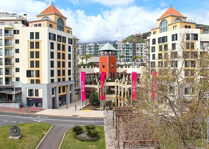 Apartment Monumental Residence Apartment With Pool By Hr Madeira Funchal (Madeira)