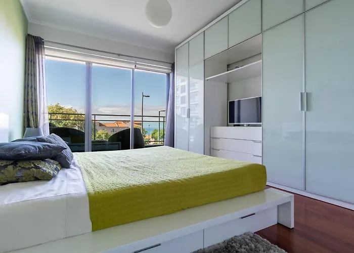 Monumental With Pool By Hr Madeira *